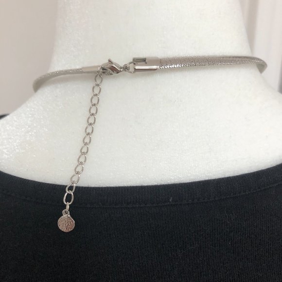 Silver tone and Black Necklace - Picture 2 of 2